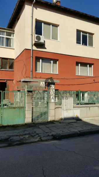 Продава ЕТАЖ ОТ КЪЩА, гр. Пловдив, Център, снимка 2 - Етаж от къща - 52306486