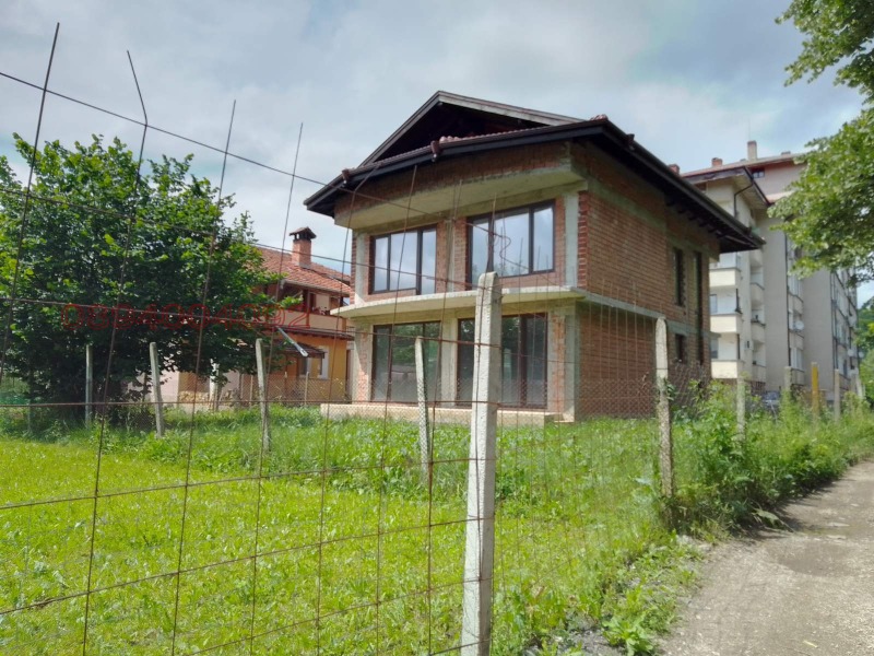 Продава КЪЩА, гр. Троян, област Ловеч