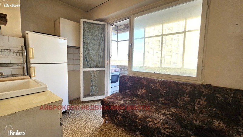 Продава 3-СТАЕН, гр. Бургас, Изгрев, снимка 2 - Апартаменти - 53324652