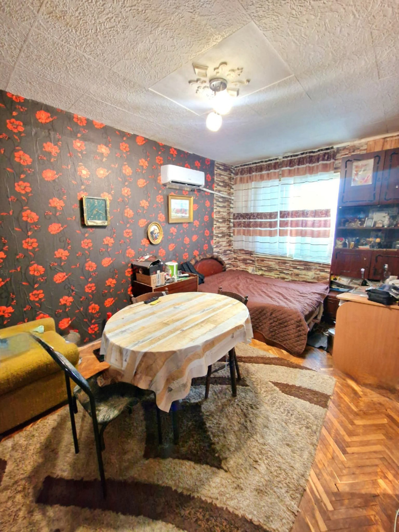 Продава 3-СТАЕН, гр. Добрич, Център