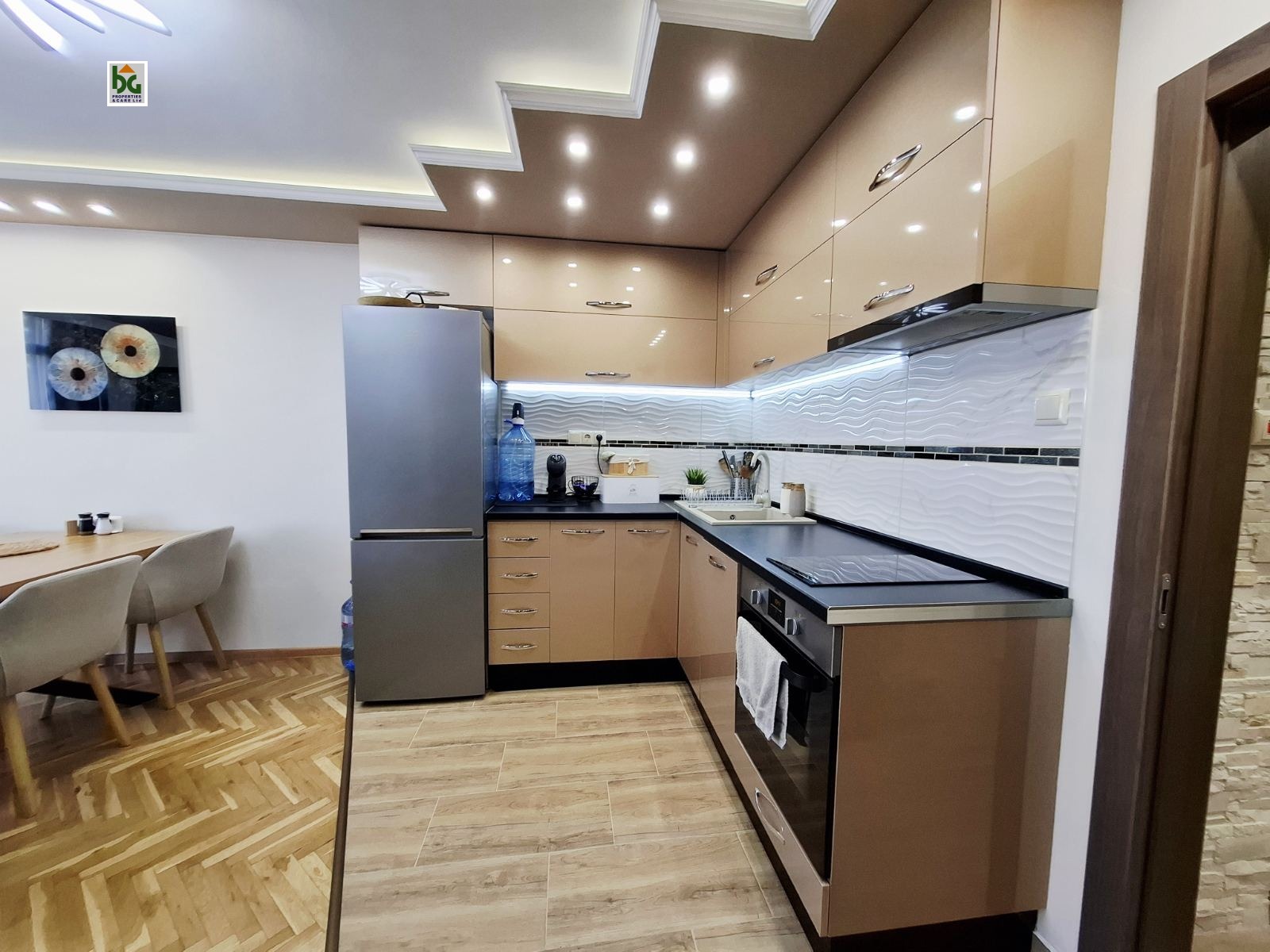 Продава 4-СТАЕН, гр. Варна, Левски 1, снимка 2 - Апартаменти - 55404527