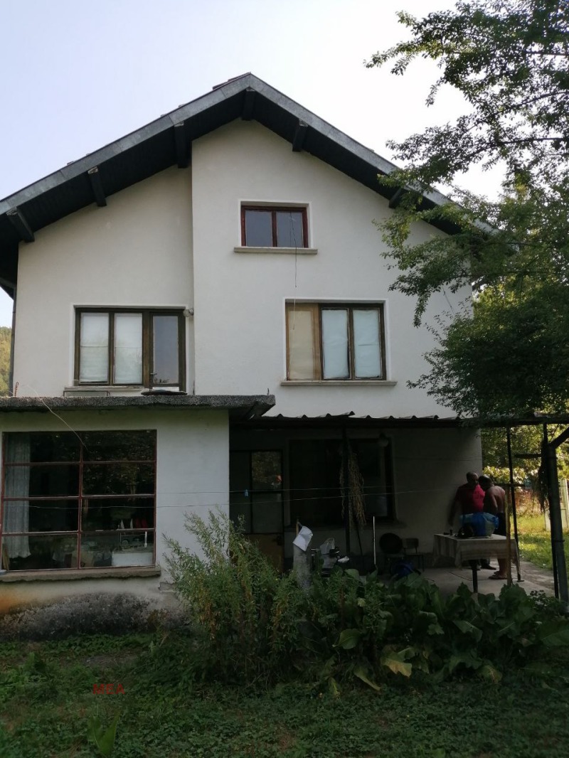 Продава КЪЩА в област Ловеч, гр. Априлци - 120 кв.м / 99 900 € » 195 387.42 лв., МЕА