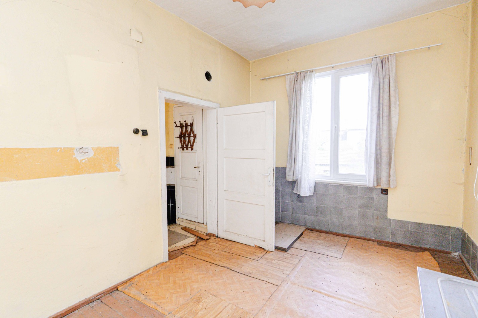 Продава КЪЩА, с. Драговищица, област Кюстендил, снимка 5 - Къщи - 55795224