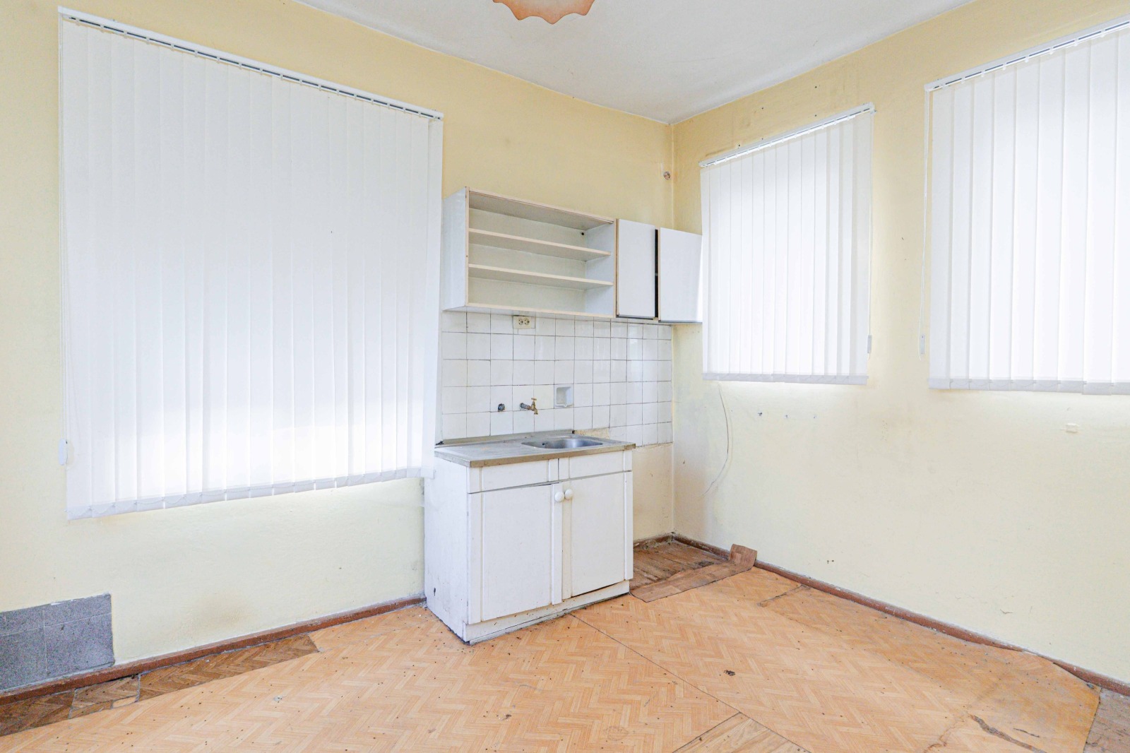 Продава КЪЩА, с. Драговищица, област Кюстендил, снимка 3 - Къщи - 55795224