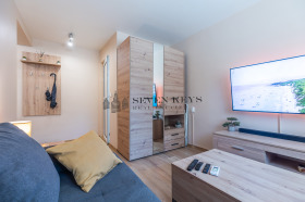 Stüdyo Kolhozen pazar, Varna 8