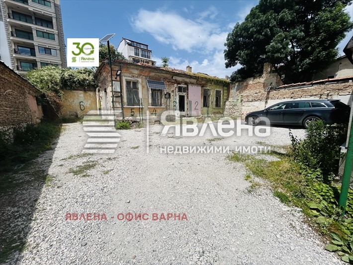 Продава КЪЩА, гр. Варна, Център, снимка 2 - Къщи - 53014786
