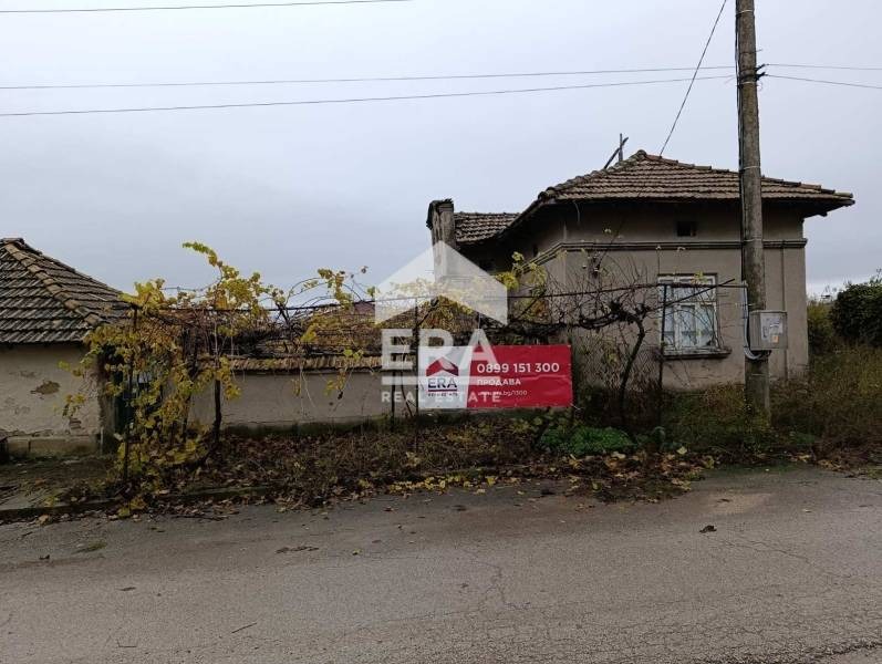 Продава КЪЩА, с. Мадара, област Шумен, снимка 2 - Къщи - 52385720