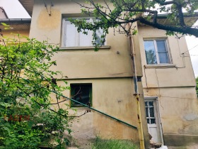 Hus Tsentar, Kjustendil 1