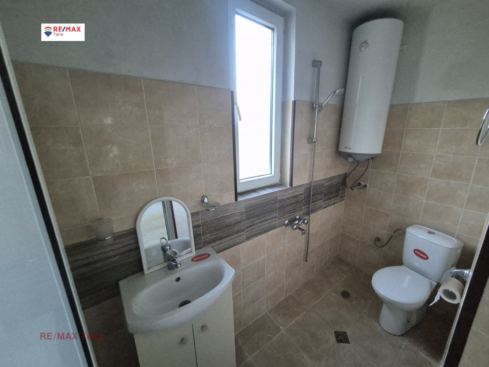 Продава КЪЩА, с. Девенци, област Плевен, снимка 2 - Къщи - 51810247