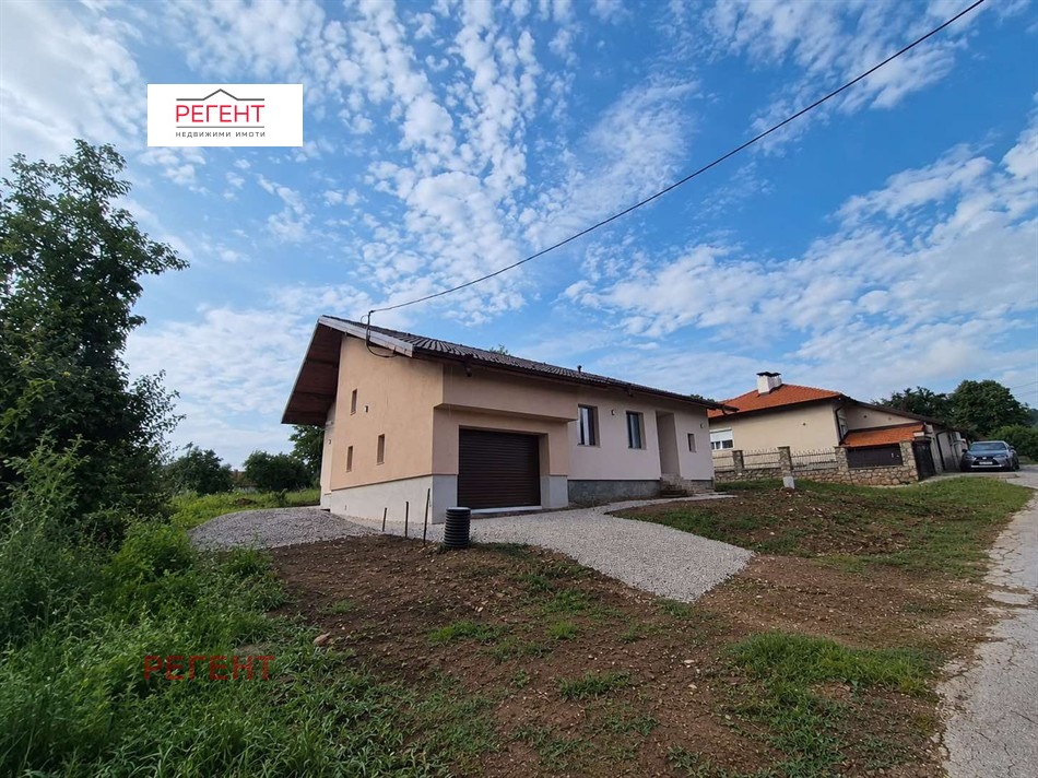 Продава КЪЩА, с. Райновци, област Габрово