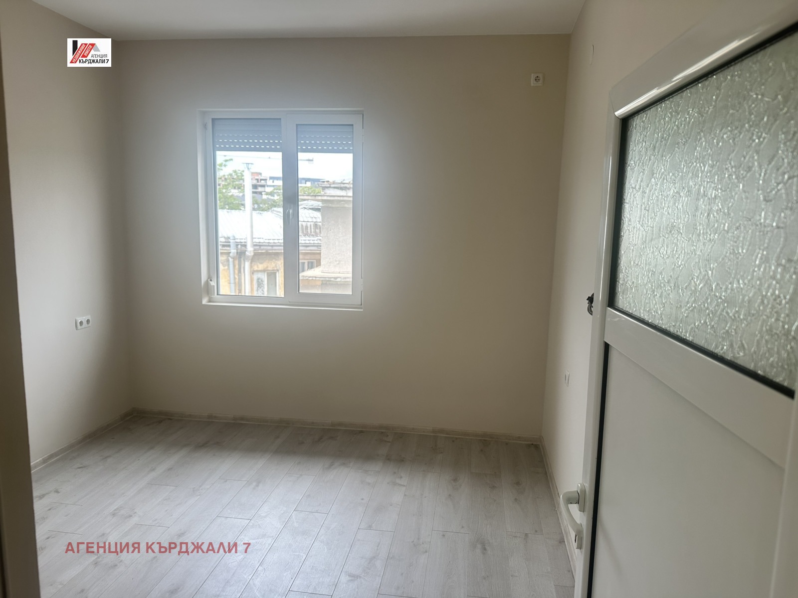 Продава 2-СТАЕН, гр. Кърджали, Център, снимка 10 - Апартаменти - 54735902