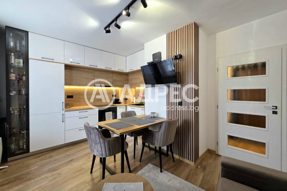 Продава 3-СТАЕН, гр. София, Център, снимка 2 - Апартаменти - 54376315