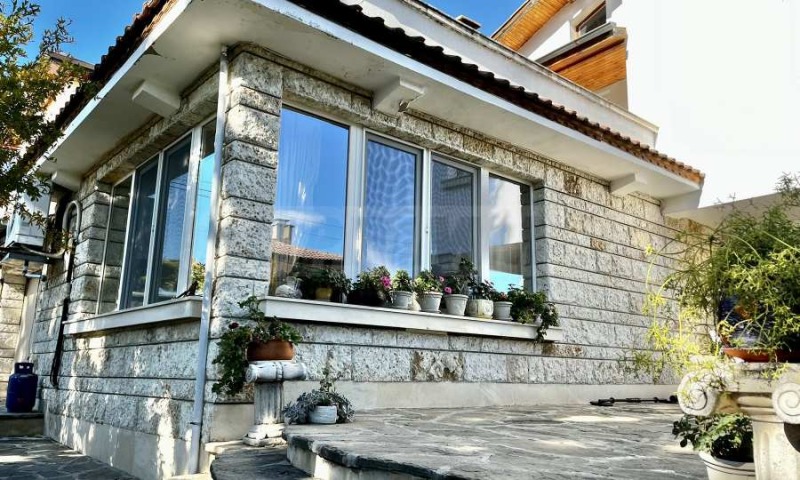 Продава КЪЩА, гр. Бургас, Ветрен, снимка 2 - Къщи - 48975391