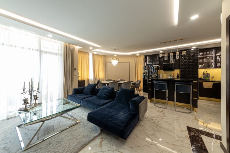À venda  Mais de 3 quartos Varna , Grand Mol , 239 m² | 81153857 - imagem [2]