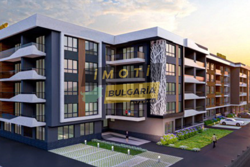 Продава МНОГОСТАЕН, гр. Кърджали, Гледка, снимка 2 - Апартаменти - 53145229