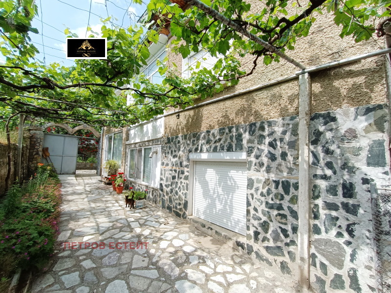 Продава  Къща област Пазарджик , с. Паталеница , 300 кв.м | 58735535 - изображение [4]
