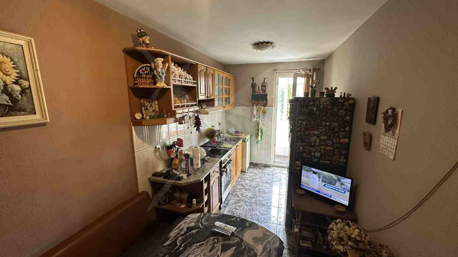 Продава 3-СТАЕН, гр. Бургас, Изгрев, снимка 2 - Апартаменти - 54946445