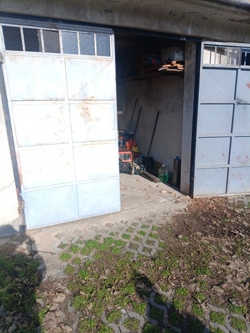 Продава ГАРАЖ в град Разград, Абритус - 18 кв.м / 22 000 € » 43 028.26 лв., РОС -НЕДВИЖИМИ ИМОТИ