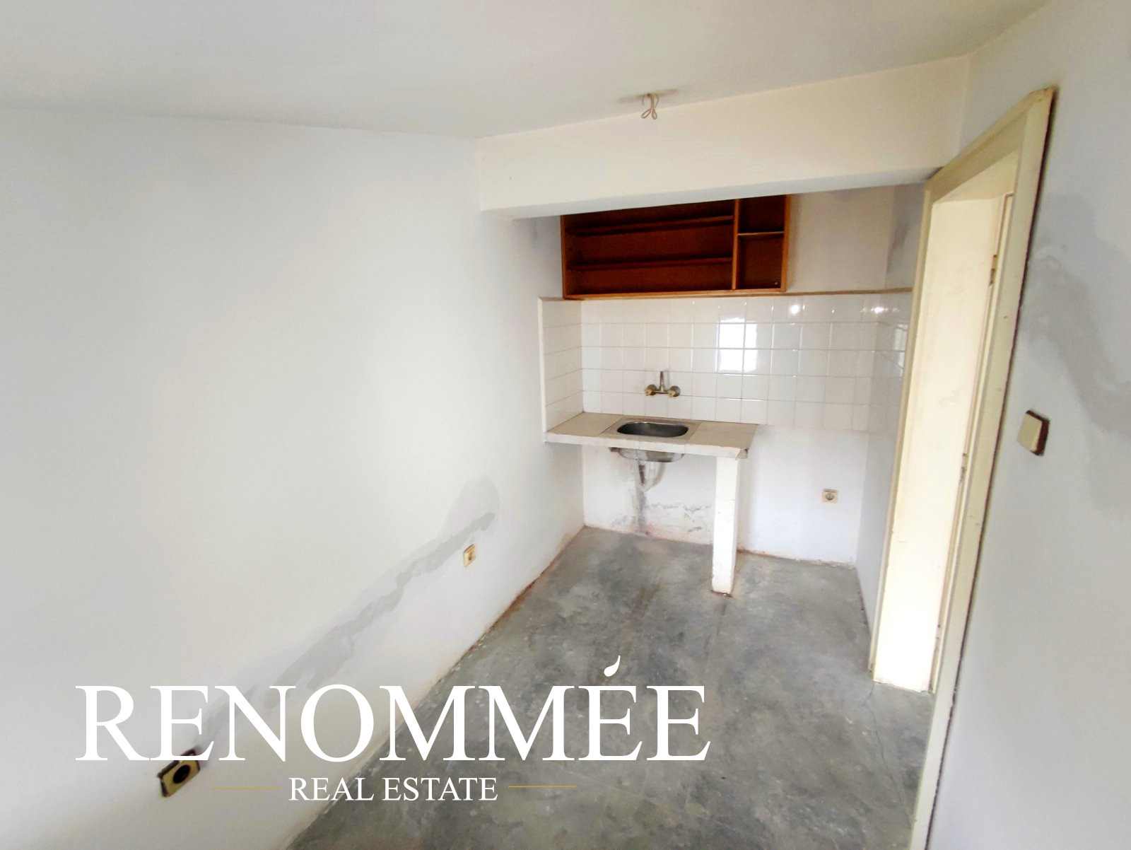 Продава ЕТАЖ ОТ КЪЩА, гр. Кърджали, Център, снимка 5 - Етаж от къща - 54342998