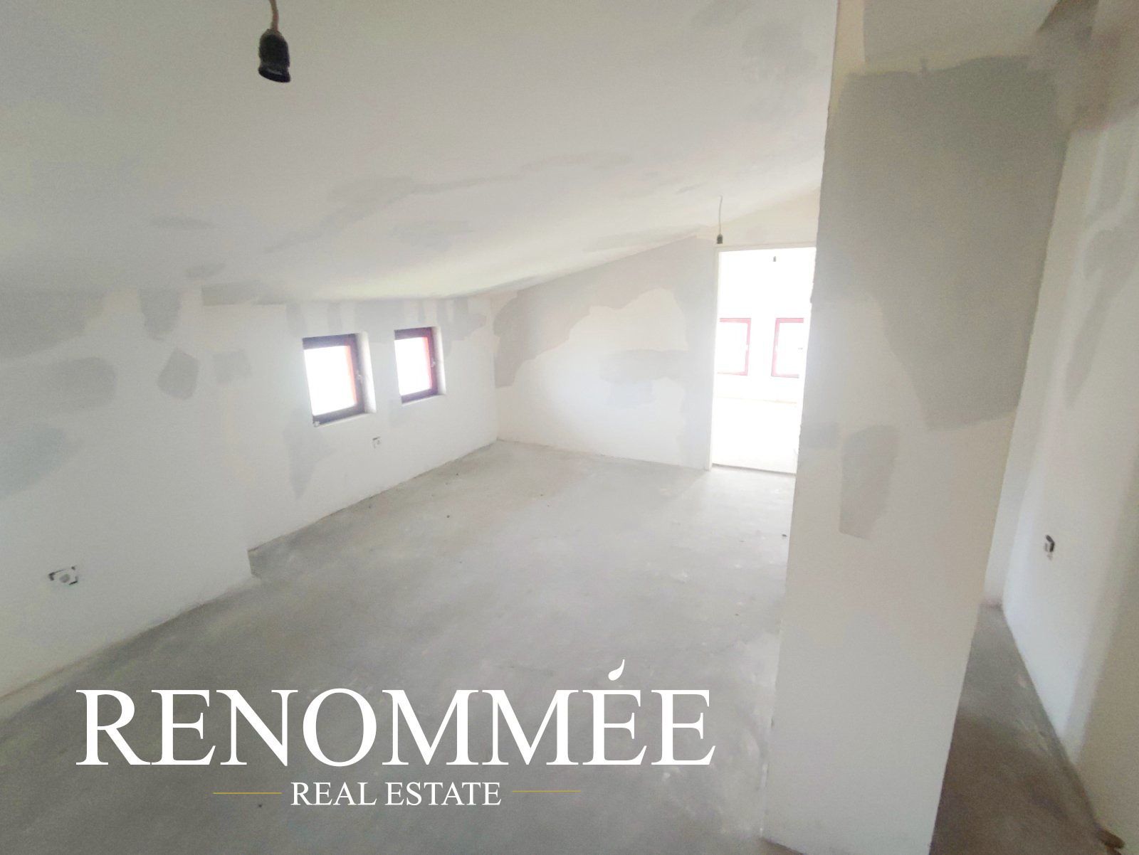 Продава ЕТАЖ ОТ КЪЩА, гр. Кърджали, Център, снимка 7 - Етаж от къща - 54342998