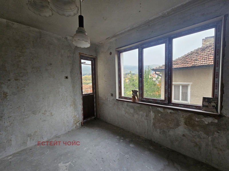 Продава ЕТАЖ ОТ КЪЩА, гр. Берковица, област Монтана, снимка 8 - Етаж от къща - 53504742