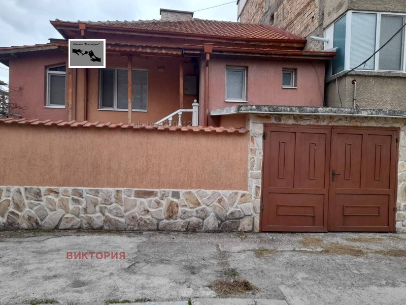 Продава  Къща град Пазарджик , Идеален център , 150 кв.м | 84554376 - изображение [2]