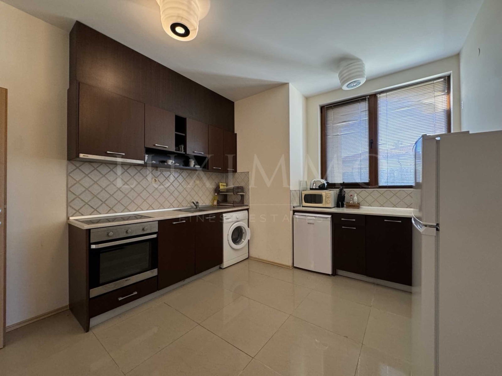 Продава КЪЩА, гр. Балчик, област Добрич, снимка 7 - Къщи - 54251482