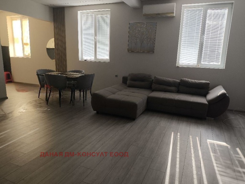 Продава 2-СТАЕН в град Шумен, Добруджански - 85 кв.м / 115 000 € » 224 920.45 лв., ДАНАЯ ДМ-КОНСУЛТ ЕООД