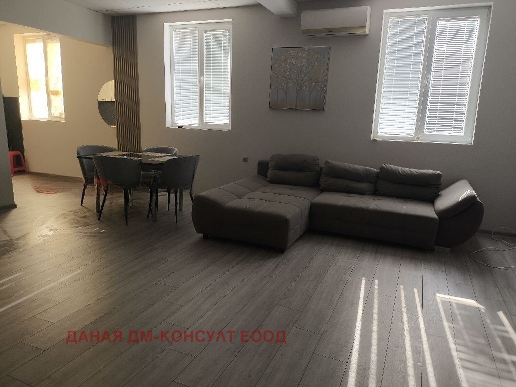 Продава 2-СТАЕН в град Шумен, Добруджански - 85 кв.м / 115 000 € » 224 920.45 лв., ДАНАЯ ДМ-КОНСУЛТ ЕООД