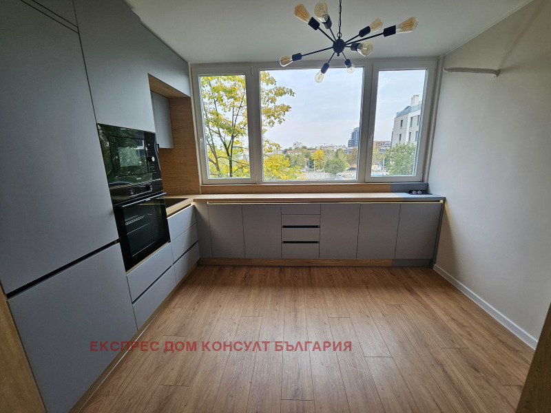 Продава 4-СТАЕН, град София, Красно село • 333000 € / 651291.39 лв. • 51092194 1