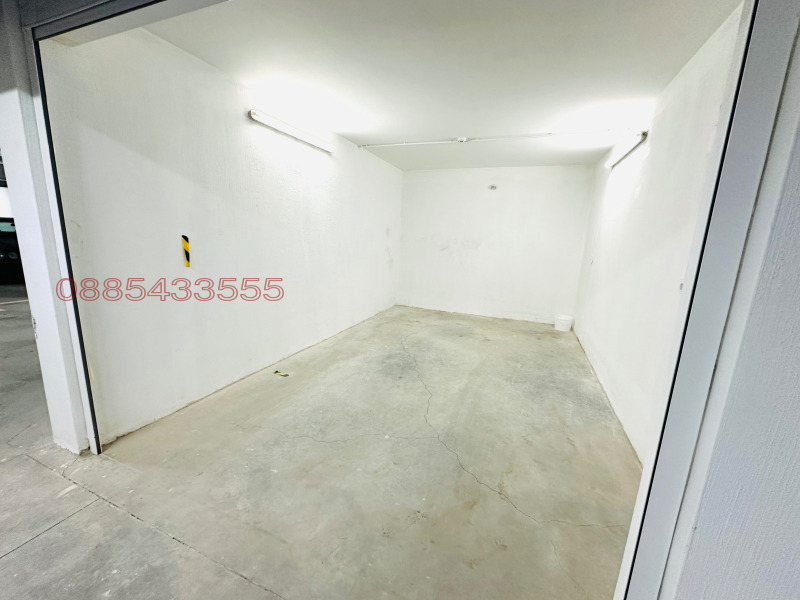 Продава ГАРАЖ, ПАРКОМЯСТО, гр. Пловдив, Въстанически