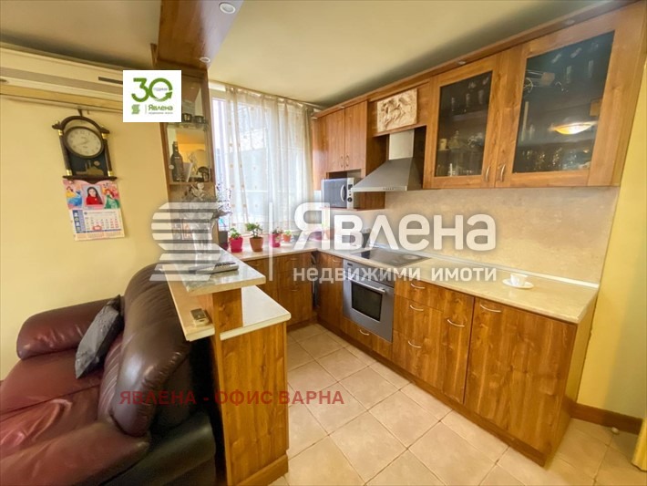Продается  3 спальни Варна , Център , 100 кв.м | 48769883