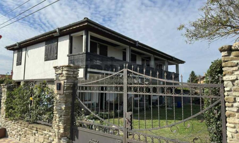 Продава ЕТАЖ ОТ КЪЩА в област Варна, гр. Бяла - 160 кв.м / 200 000 € » 391 166.00 лв., СУПРИММО ОФИСИ В СТРАНАТА