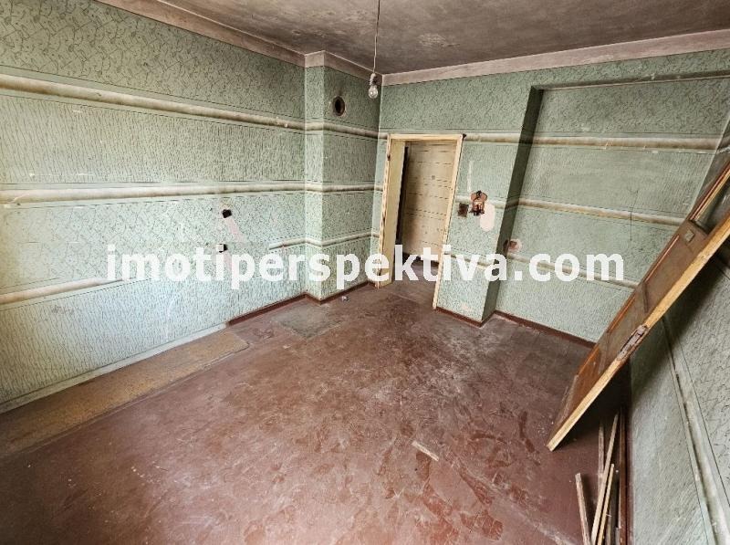 Продава 2-СТАЕН, гр. Пловдив, Кючук Париж, снимка 2 - Aпартаменти - 47114002