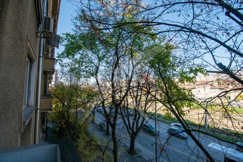 Продава 3-СТАЕН, гр. София, Център, снимка 12 - Апартаменти - 52469052