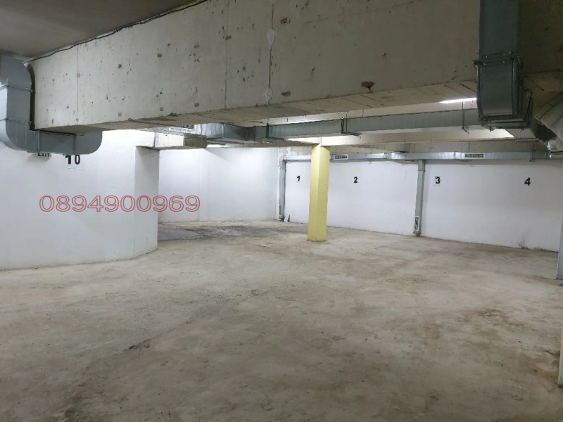 Eladó  Parkolóhely Varna , Asparuhovo , 135 négyzetméter | 24397060