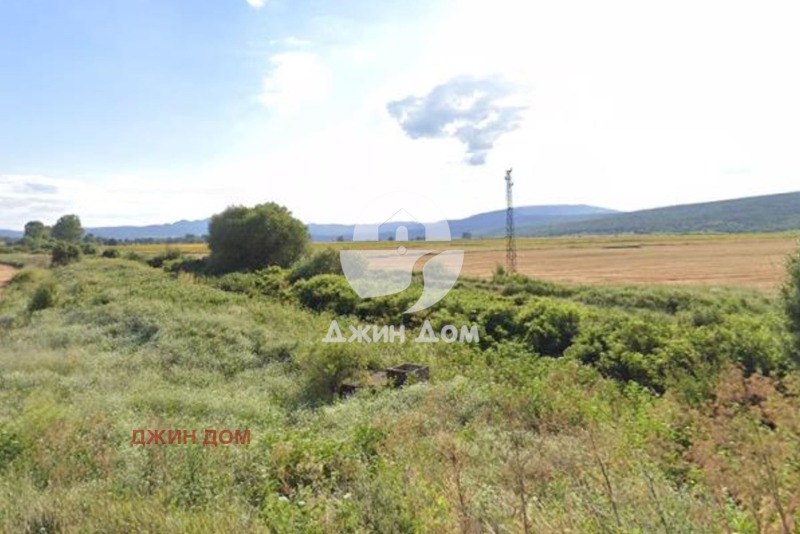 Продава ПАРЦЕЛ в област Бургас, гр. Карнобат - 3000 кв.м / 15 900 € » 31 097.70 лв., ДЖИН ДОМ