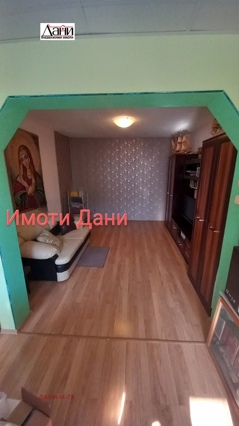 Продава 3-СТАЕН, гр. Шумен, Тракия, снимка 9 - Aпартаменти - 49545677