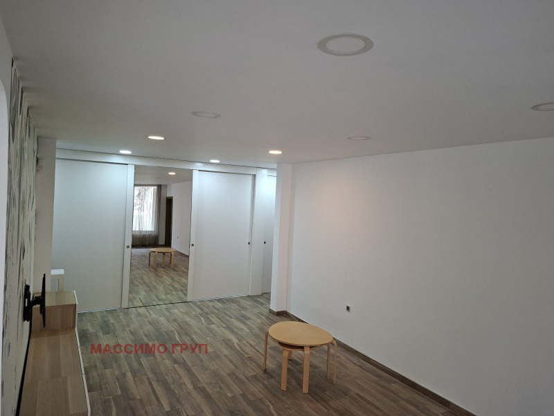 Продава 3-СТАЕН, гр. София, Изток, снимка 2 - Апартаменти - 53593132