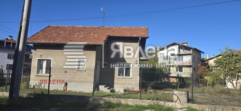 Продава КЪЩА, гр. Божурище, област София област, снимка 2 - Къщи - 53954694