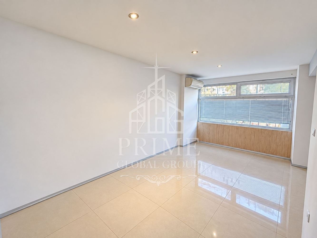 Продава  Офис град Варна , ХЕИ , 56 кв.м | 90429549