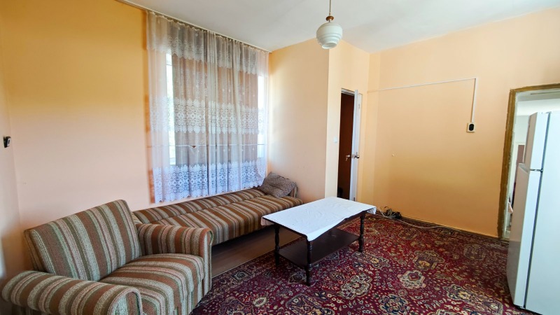 Продава КЪЩА, гр. Търговище, Бряг, снимка 9 - Къщи - 52374336