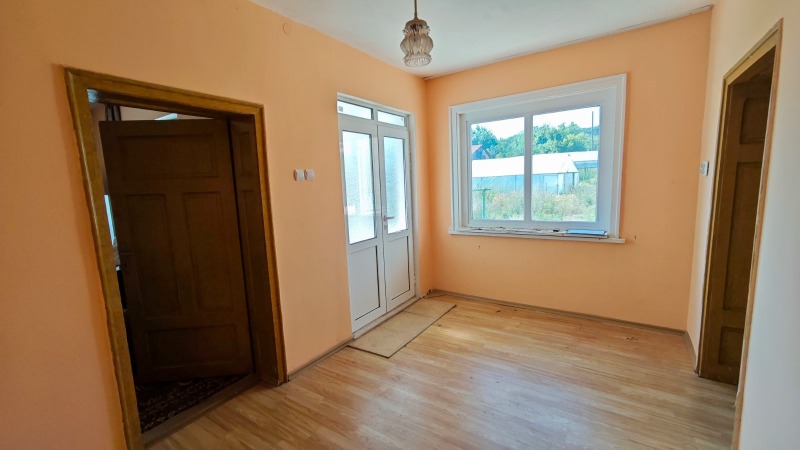 Продава КЪЩА, гр. Търговище, Бряг, снимка 3 - Къщи - 52374336