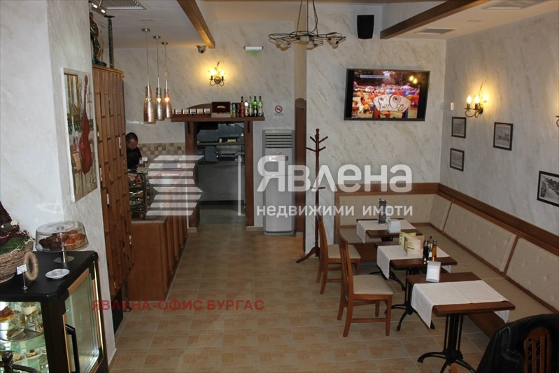 Продава ЗАВЕДЕНИЕ, гр. Бургас, Център, снимка 4 - Заведения - 55658380