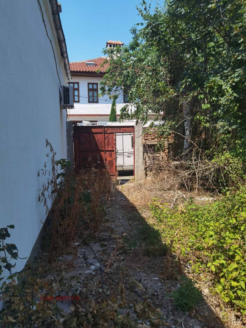Продава  Парцел област Пловдив , гр. Карлово , 410 кв.м | 24926897