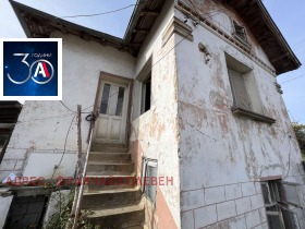Продажба на имоти в с. Лисец, област Ловеч - изображение 1 