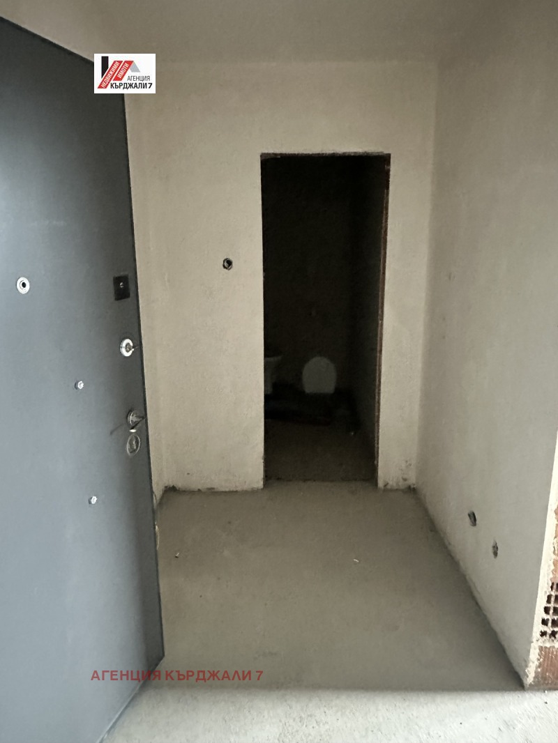 Продава 2-СТАЕН, гр. Кърджали, Възрожденци, снимка 3 - Апартаменти - 53284148