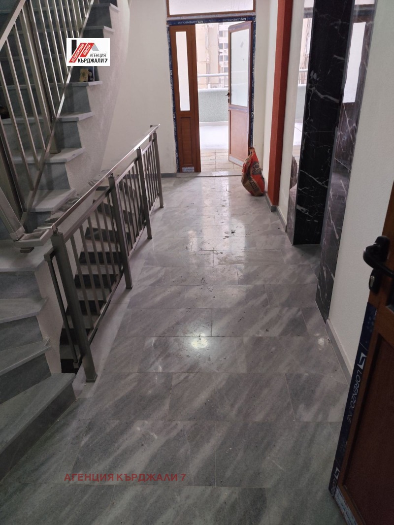 Продава 2-СТАЕН, гр. Кърджали, Възрожденци