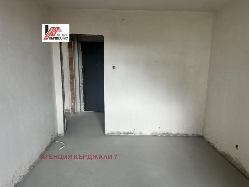 Продава 2-СТАЕН, гр. Кърджали, Възрожденци, снимка 5 - Апартаменти - 53284148