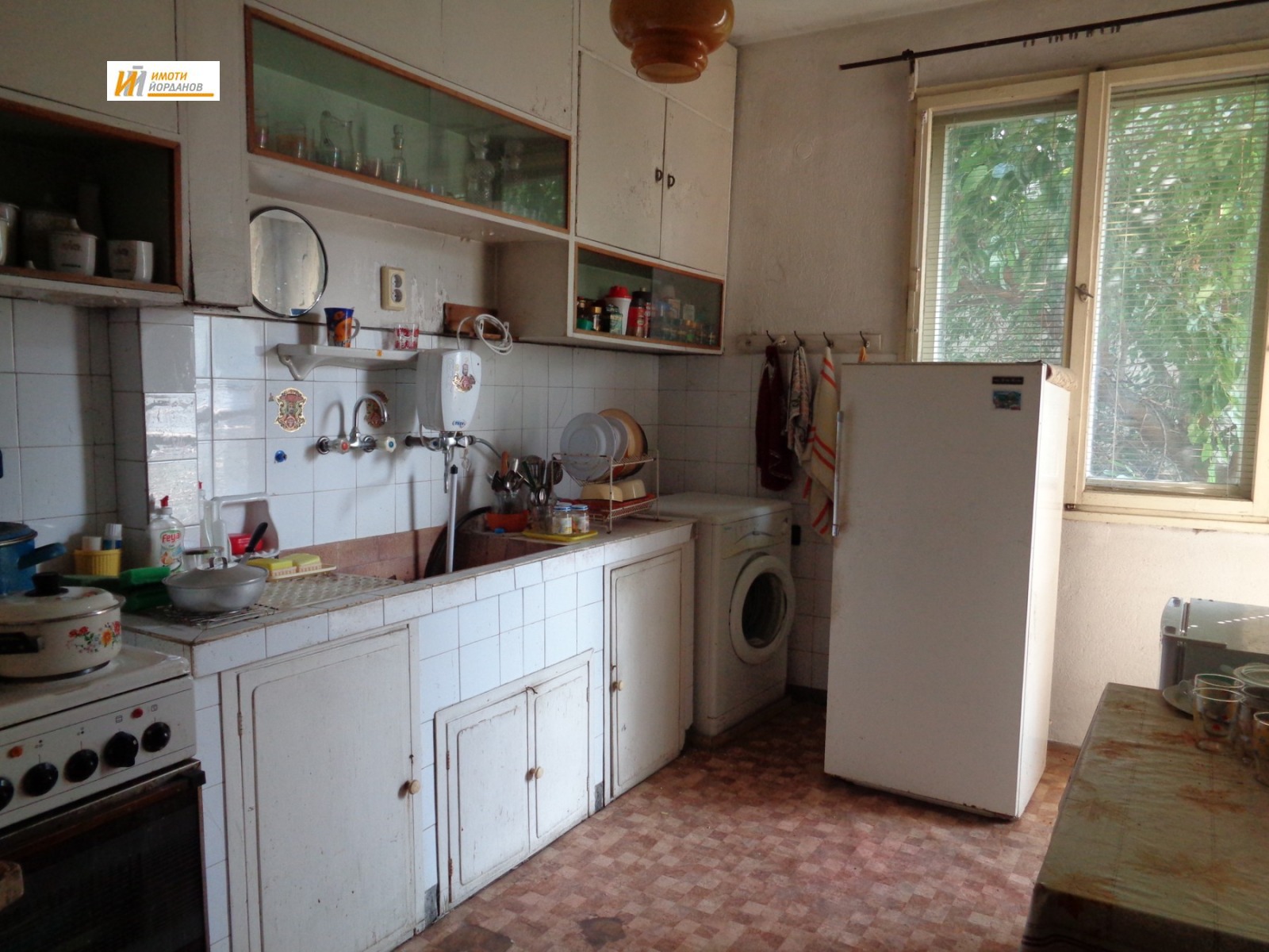 Продава 4-СТАЕН, гр. Велико Търново, Център, снимка 2 - Апартаменти - 53675160